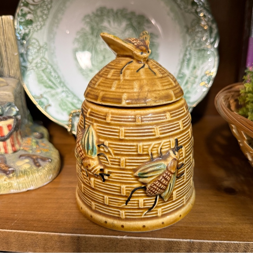 Vtg Beehive Ceramic Honey Jar with Bee Motif - Mustard Yellow